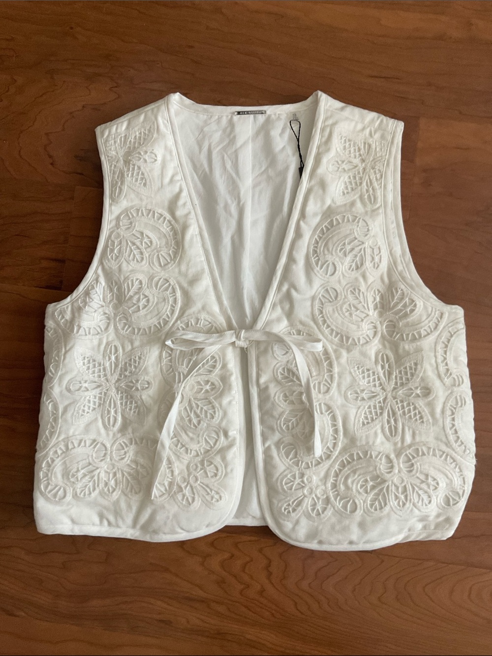 Elie Tahari White Embroidered Tie-Front Vest-Small-NWT